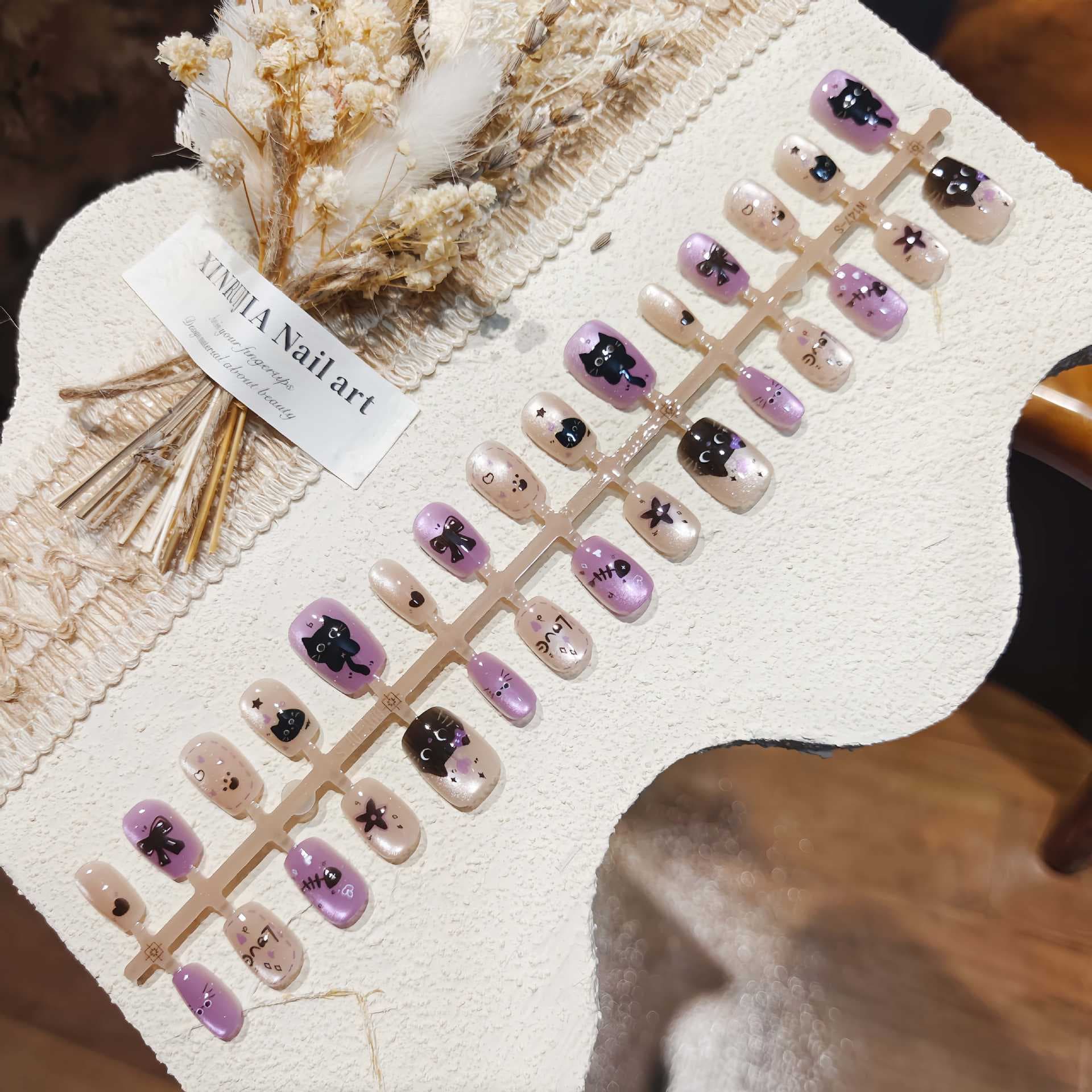 [Purple Spirit Cat] Spring Cat Wearable Nails Short Ladder Black Purple Chasing Light Cat Eye High-End Nail Art Blind Box Wholesale