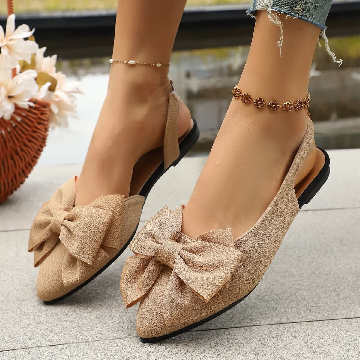 Cross-border Summer Flat Bow Toe-Covering Sandals 2026 New Export European American Large Size Pointed Backless Sandals Women