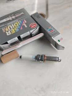 Genuine NGK 97277 / ILKER7F8EGS Iridium Platinum Spark Plug OE: 05E905602