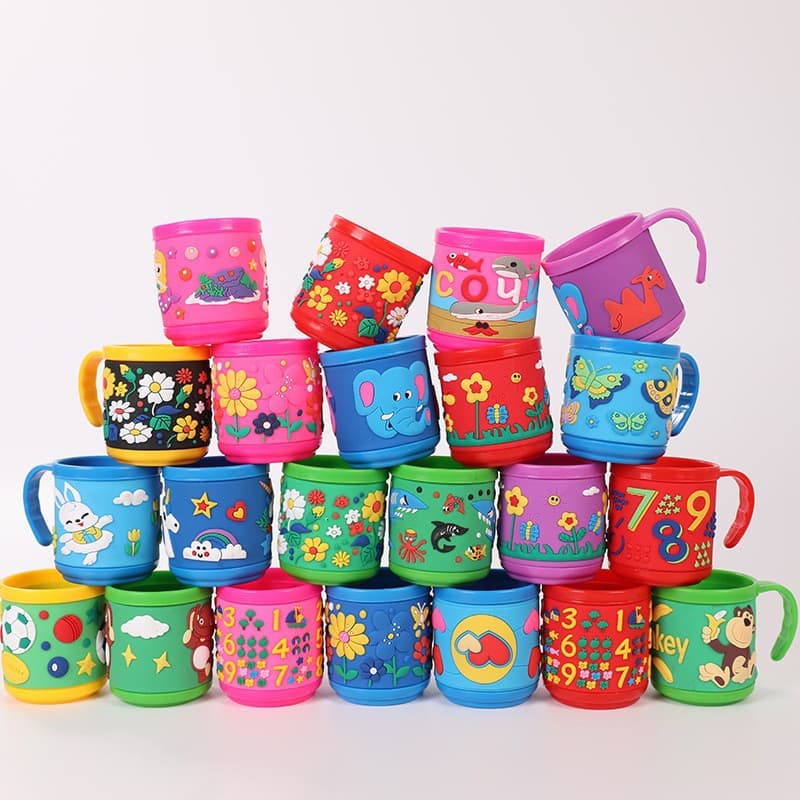 Wholesale children's 200ml direct drinking cup, milk cup, household anti-drop cup, PVC soft rubber sleeve cup, cartoon cup.