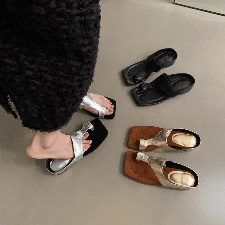 French Style Retro Outing Slippers Women's Summer Outwear Square-toe Clip-toe Golden Sandals All-match Chick-heeled Sandals