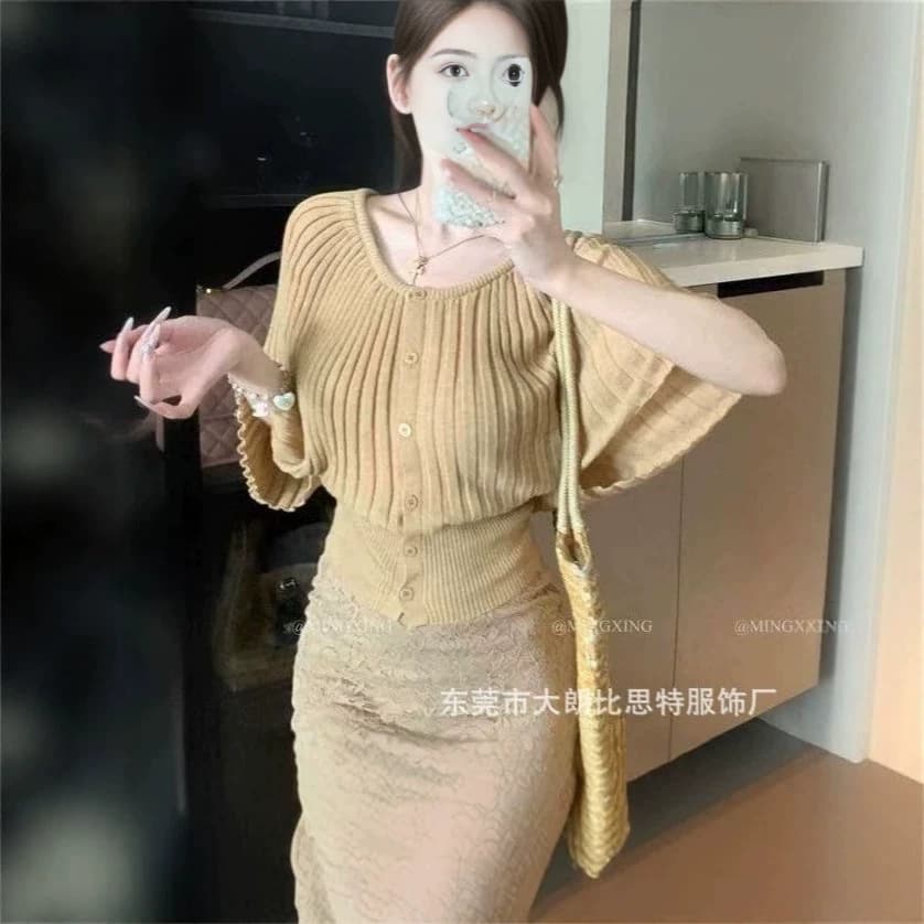 Summer 2026 New French Sweet Style Short Sleeve Knit Top for Women, Waist-cinching Single-breasted Cardigan Crop Top
