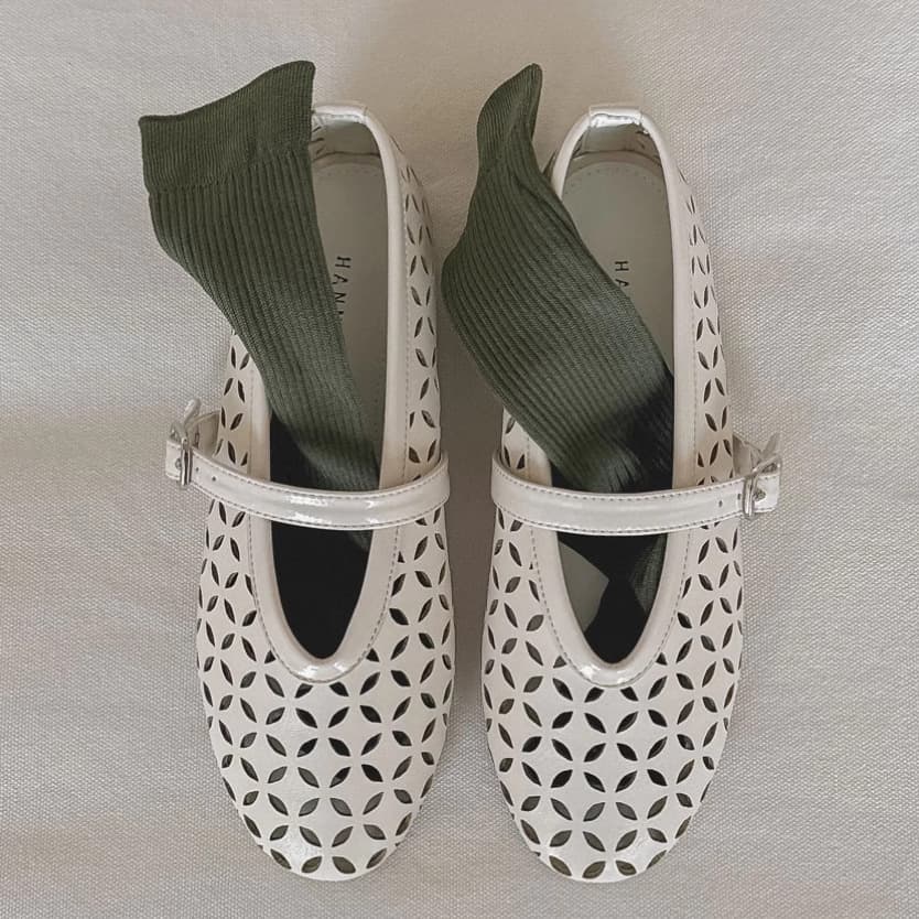 Genuine Leather Hollow Laser Clogs, One-Line Buckle Straps, Flat Ballet Shoes, Mary Jane Shoes, Women's Spring and Summer Sandals