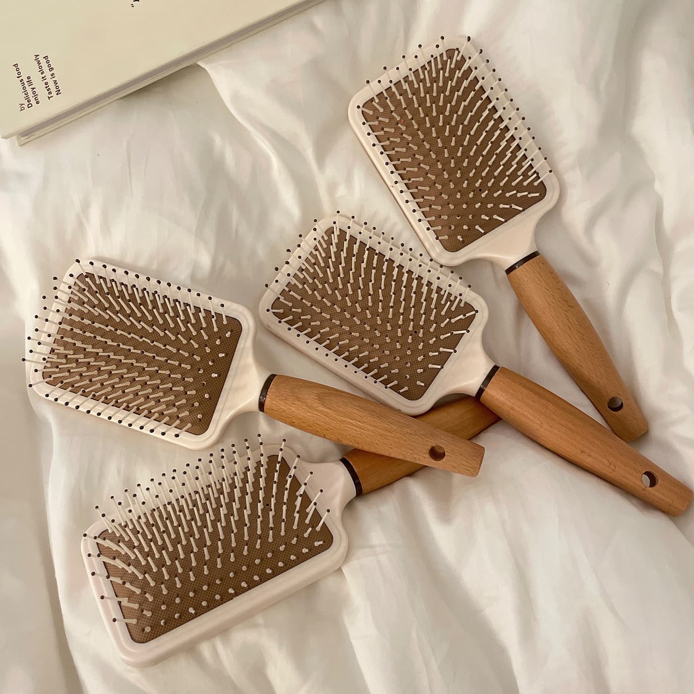 Large Size Hair Comb Wooden Handle Hair Brush Massage Comb Airbag Comb Cute Hairdressing Tool for Long Hair Women's Beauty Brush