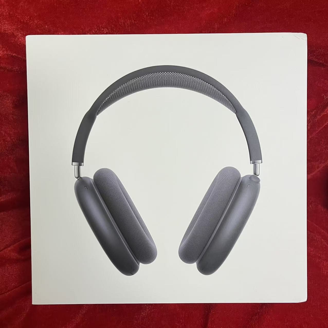 Apple AirPods Max 2 are equipped with the H2 chip and over-ear wireless Bluetooth earphones that support active noise cancellation