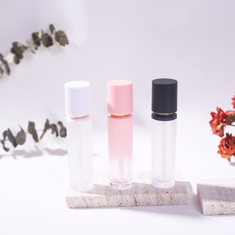 Spot discount lip glaze lip gloss lip gloss empty tube frosted tube gradient color round tube lip mud concealer tube sub-bottling packaging materials