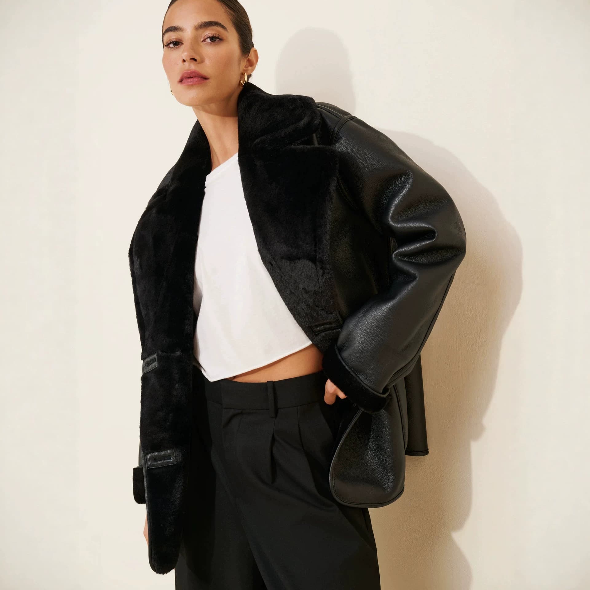 European and American Style Black Faux Fur Integrated Leather Jacket for Women, Loose Fit, Thickened, Warm, Elegant, Mid-Length Faux Fur Coat