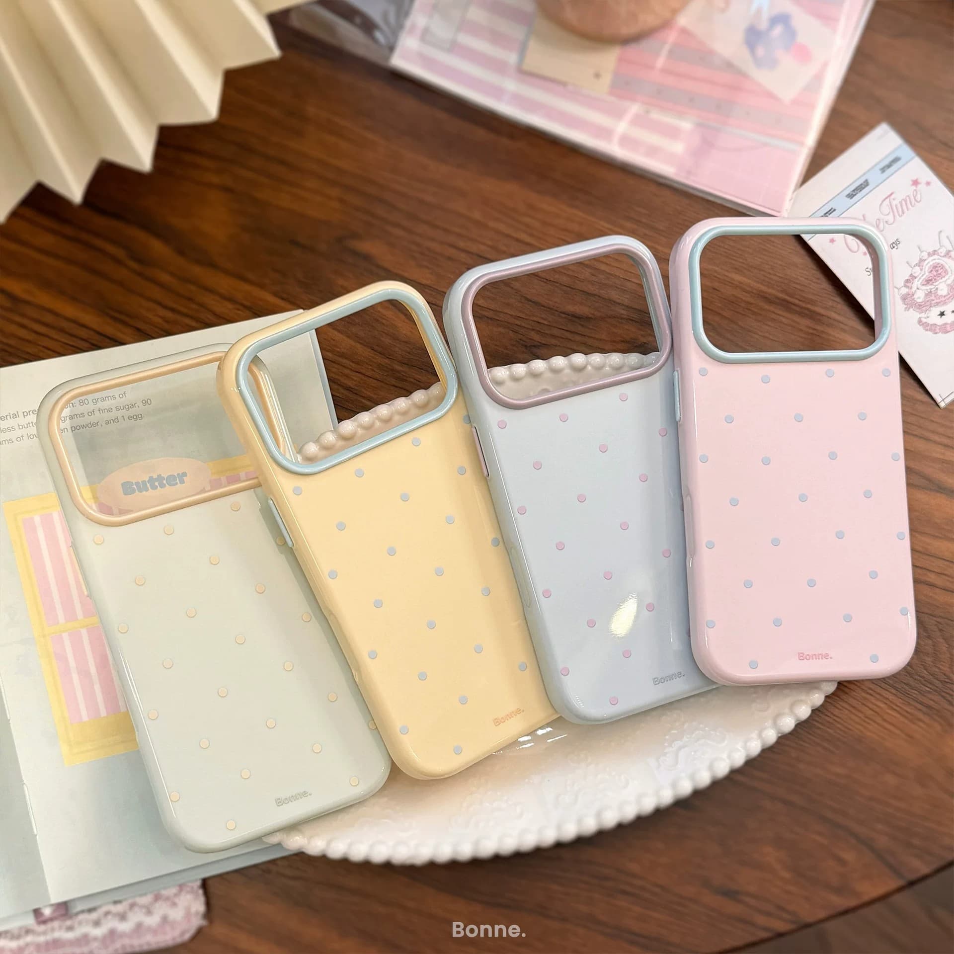 Cream Fine Polka Dot Contrast Border Case for Apple 17 PRO Phone, Sweet and Versatile iPhone 18 Skin-Feel Case