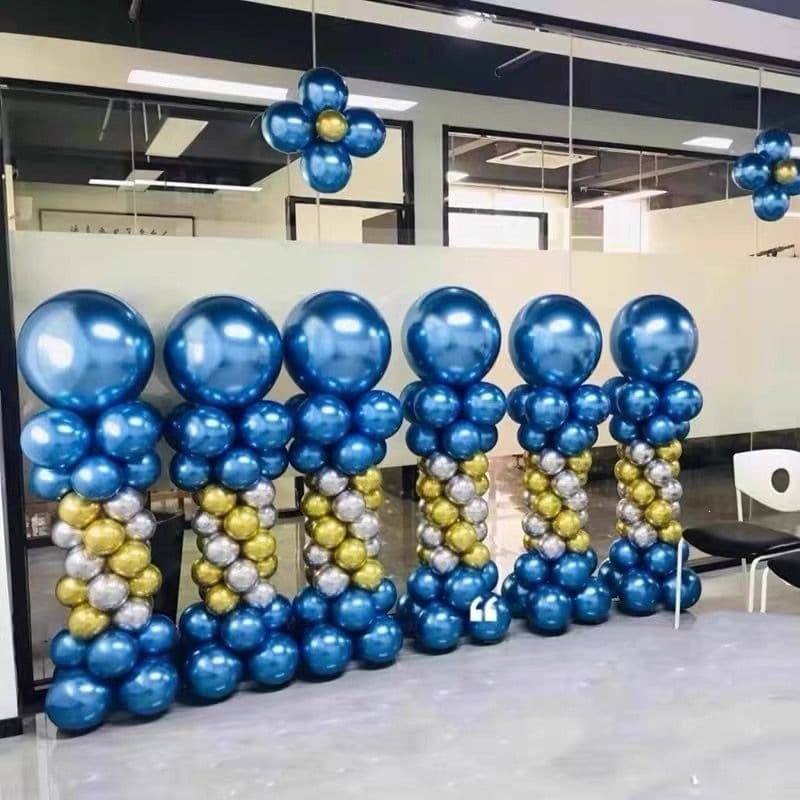 Store opening blue balloon columns decorated shopping mall anniversary store celebration balloon arch event atmosphere scene layout
