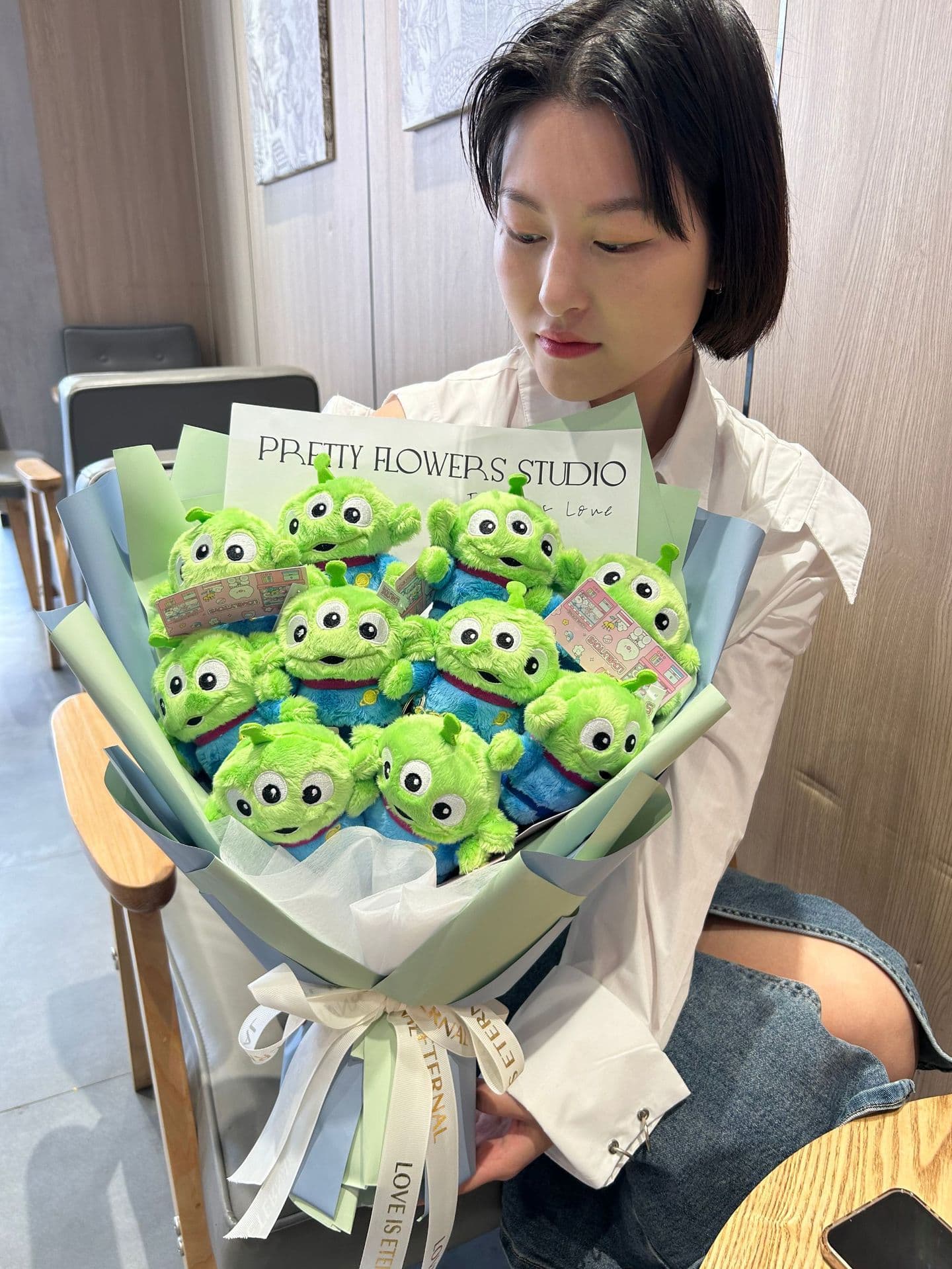 Three-Eyed Alien Cartoon Plush Doll Bouquet for Girlfriend/Wife/Bestie Birthday 520 Valentine's Day Gift