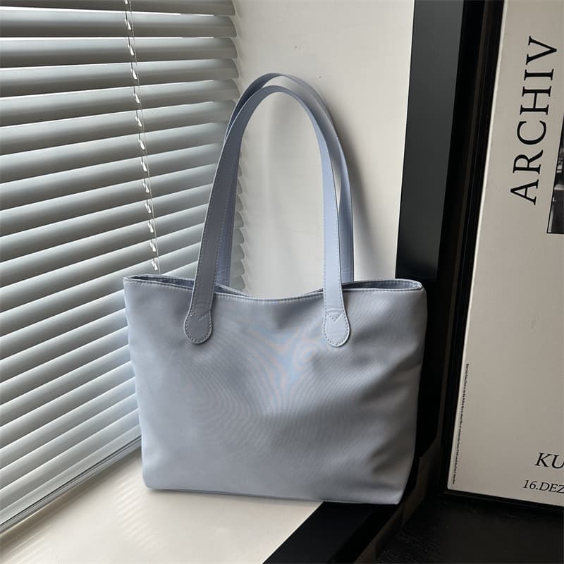 2025 New Fashion Versatile Shopping Bag Large Capacity Handbag Travel Storage Bag Lightweight Commuter Tote Women's Bag