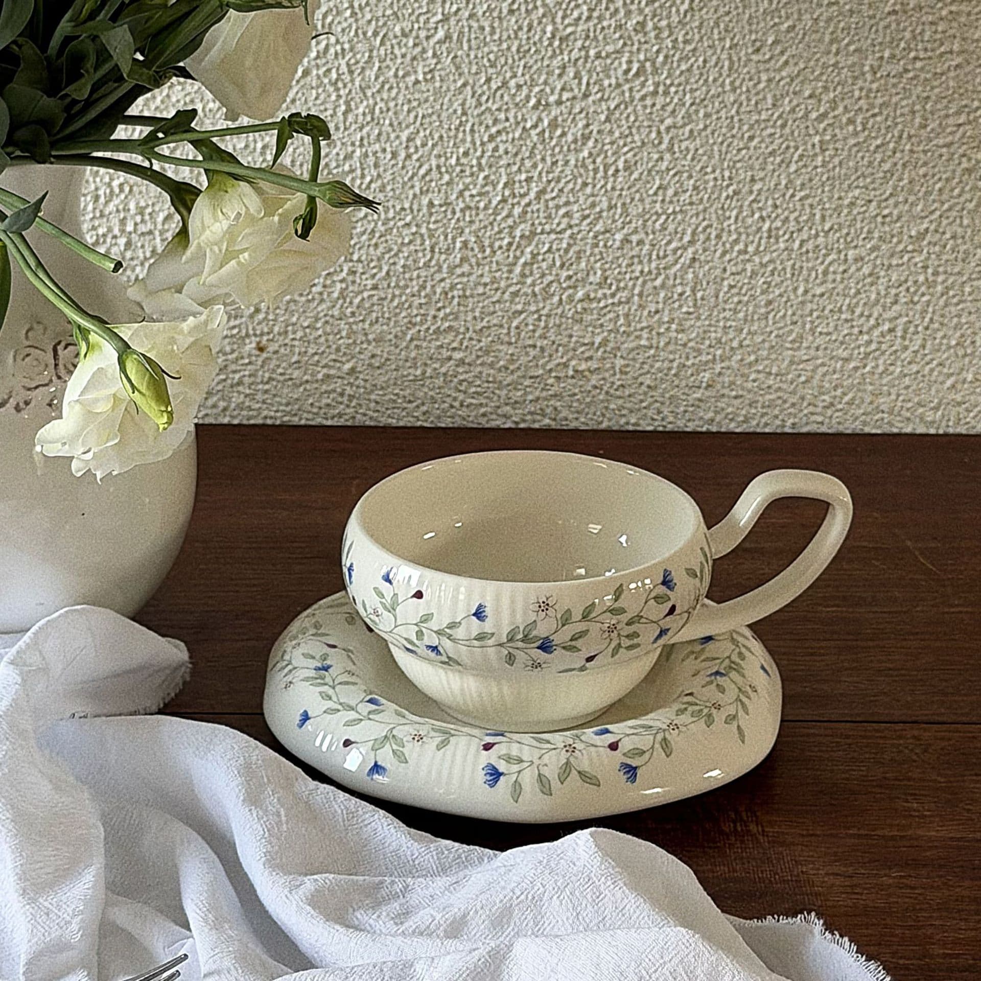 French-Style Vintage Floral Ceramic Coffee Cup, Latte Art Cup, Coffee Cup, Latte Cup, Dessert Plate, High Aesthetic Cup and Saucer Set
