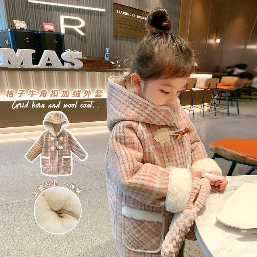 Girls' wool coat with fleece lining, autumn and winter wear, 2025 new style, Korean style, fashionable children's clothing for toddlers and preschoolers.