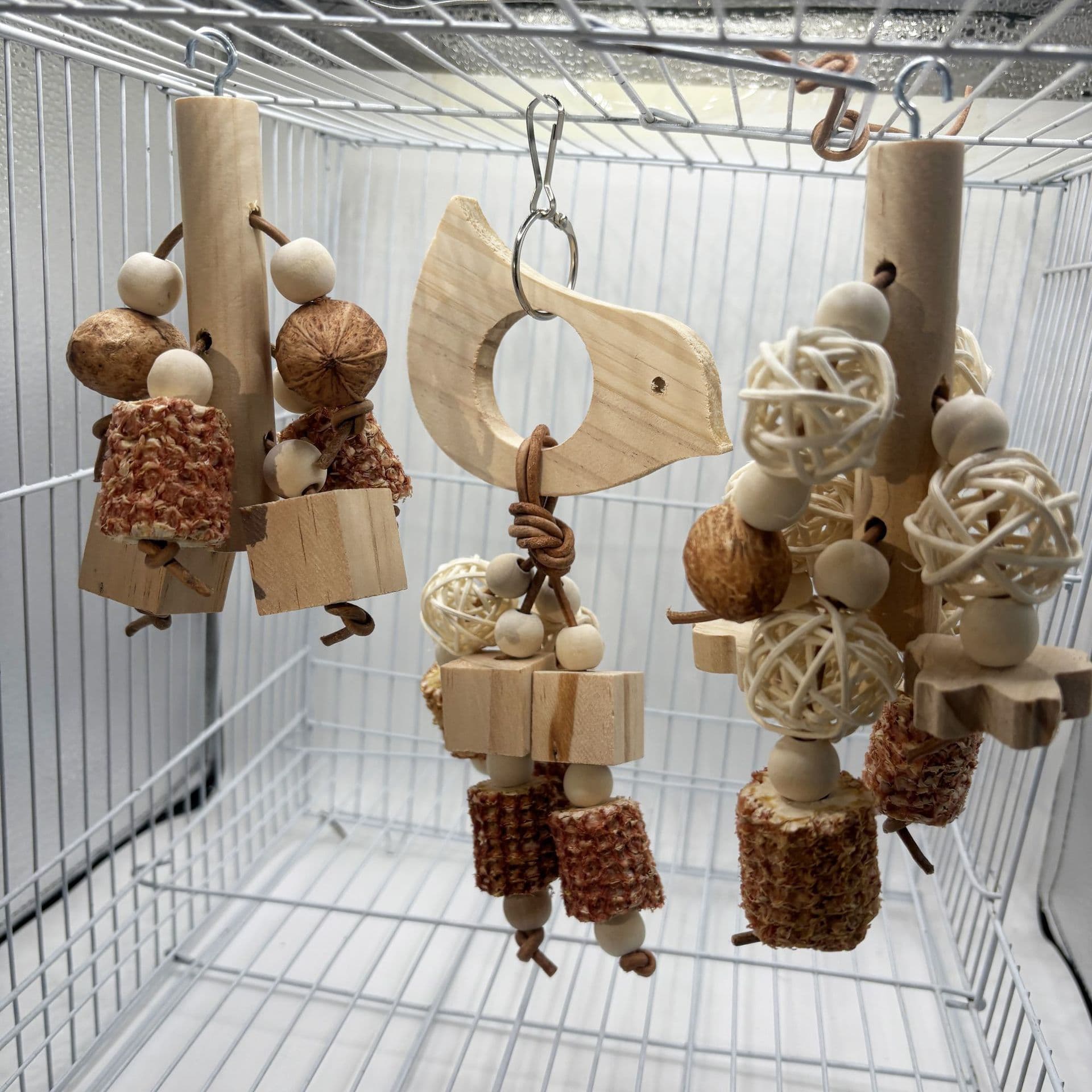 Parrot bird toy wooden fruit chewing skewer hamster pine cone corn cork molar teeth relief boredom small pet supplies wholesale