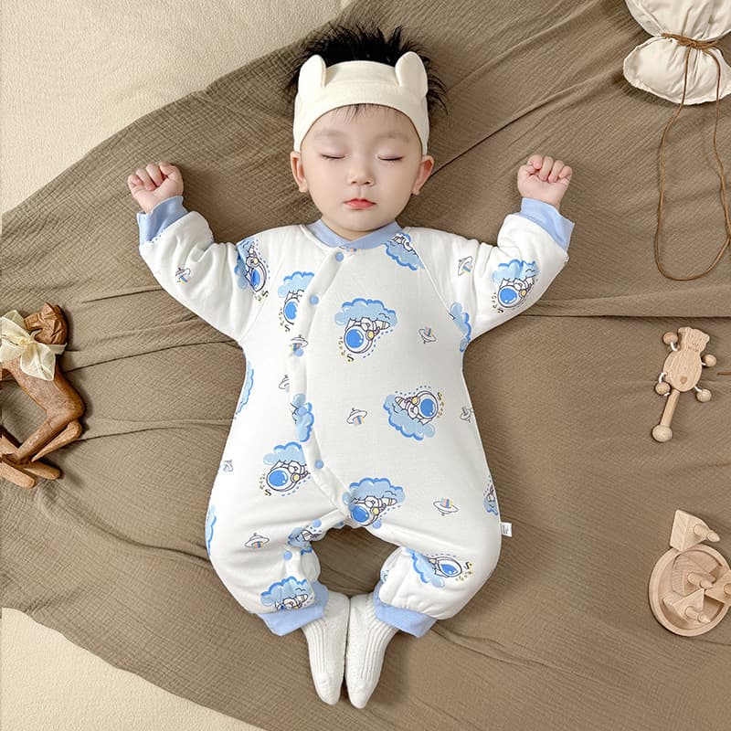 Baby Winter Thickened Cotton Padded Romper for Newborns, Warm and Cozy, Unisex Infant Snowsuit for Going Out