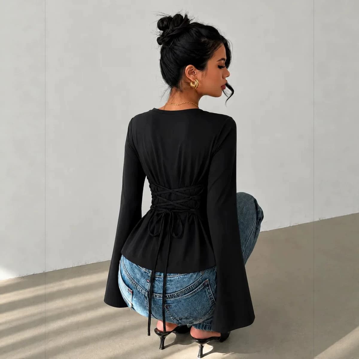 Autumn 2026 women's cross-border lace-up waist slimming round neck slightly flared long-sleeved solid color basic casual pullover T-shirt