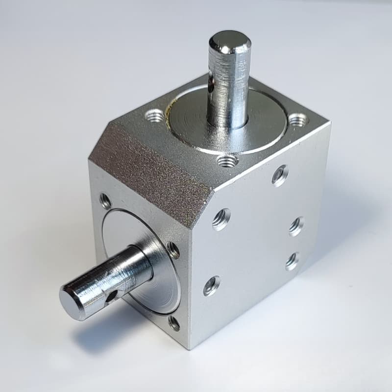 Small Right-Angle Steering Gear Reducer, Stable Operation Below 2000 RPM, High Precision and Strength