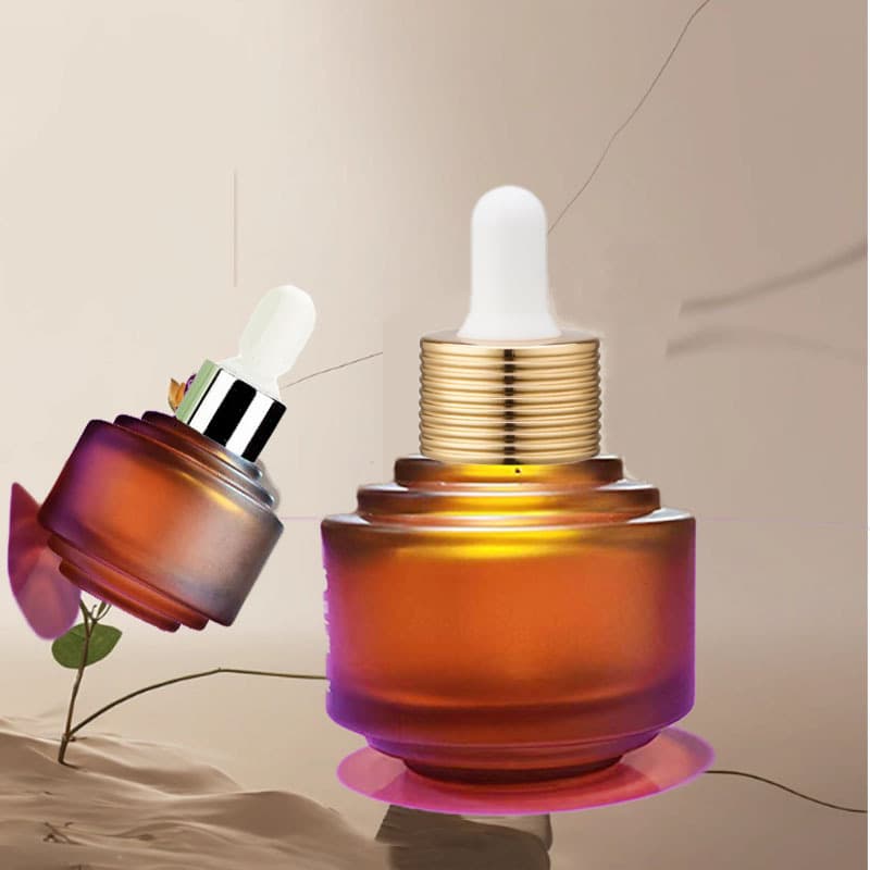 30ml high-end dropper bottles in transparent glass for essential oils, thick-bottomed essence bottles, and skincare packaging.