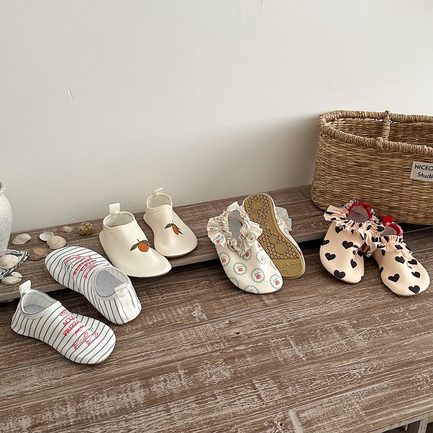 Children's Beach Socks Shoes, Danish Style, Wading, River Trekking, Swimming, Snorkeling Shoes, Soft, Anti-Slip, Anti-Cut, Barefoot Skin-Fit Shoes