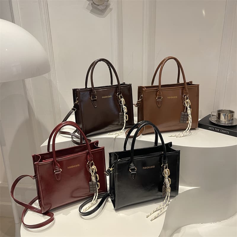 Large-Capacity Practical Leisure Travel New Fashion Trend Solid Color Texture Commuting Portable Shoulder Crossbody Tote Bag
