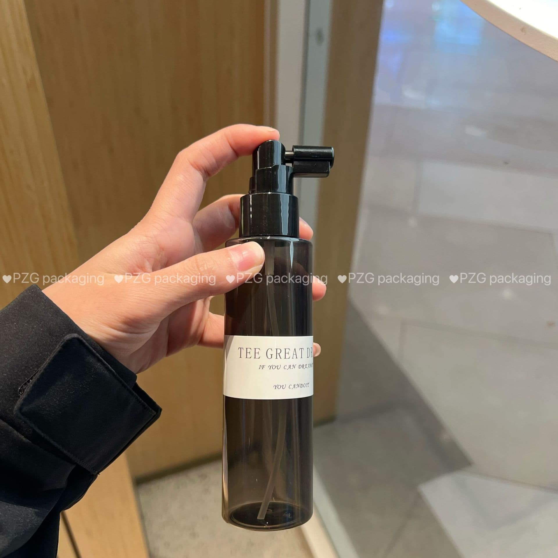 Transparent Black and Transparent Brown Straight Round Long Rod Spray Bottle, Back Spray, Scalp Spray, Oral and Nasal Spray with Protective Cover