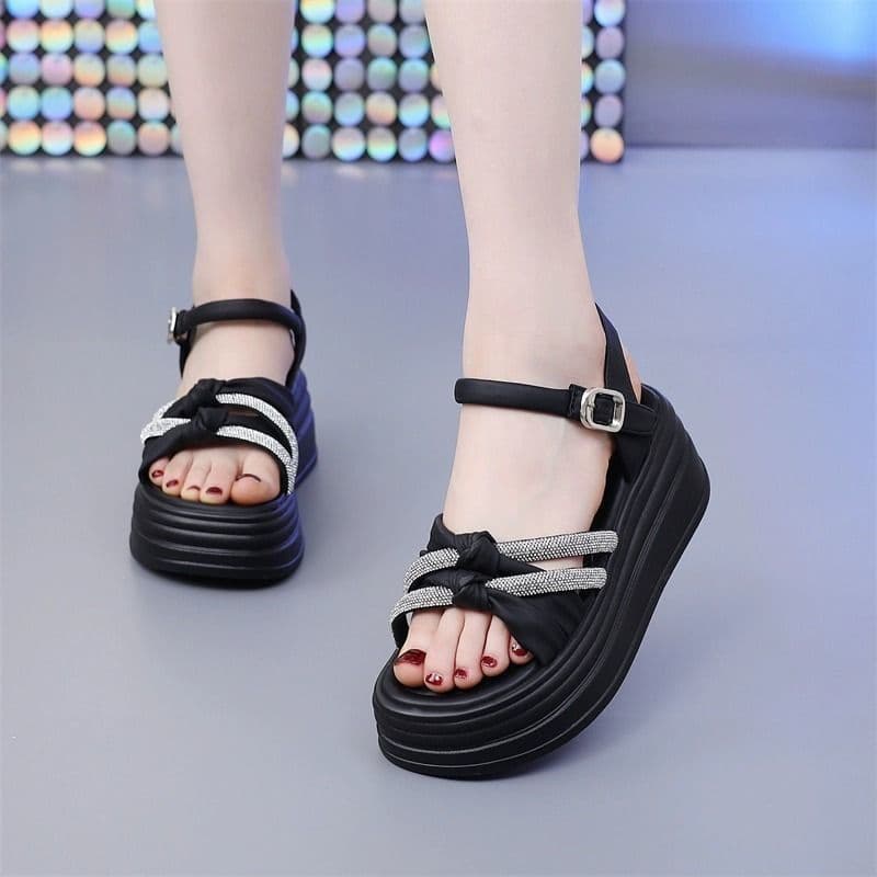 Elegant High-Fashion Women's Sandals 2024 Trendy One-Strap Buckle Breathable Design Sandals