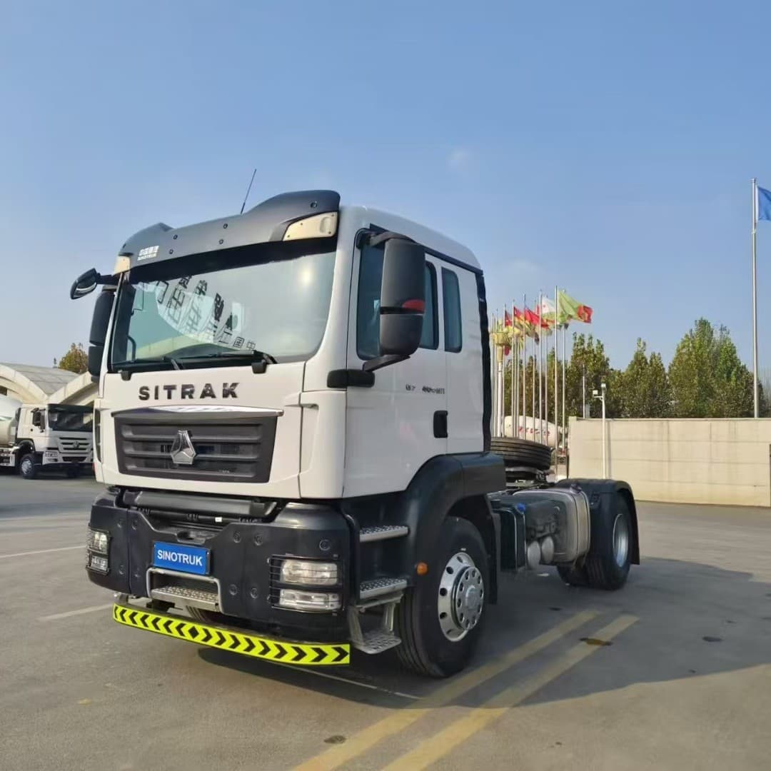 Factory direct sales of 371hp HOWO tractor trucks, dual-axle tractors, and dump trucks for Africa.