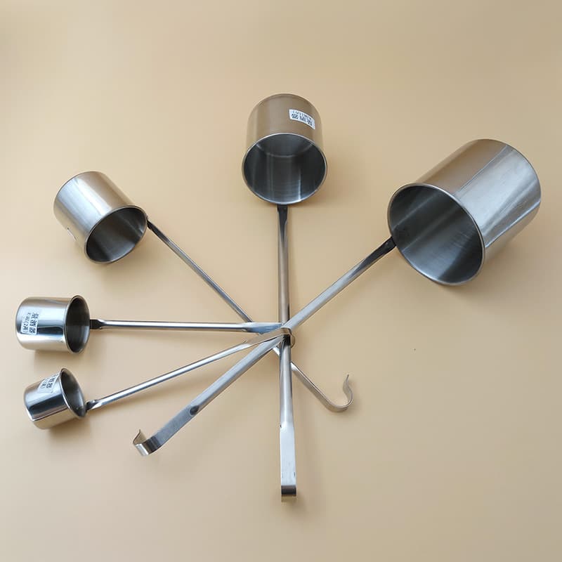 Flat Handle Stainless Steel Wine Measure, Non-Magnetic Thickened Wide Long Handle Scoop, 1-Liang to 2-Jin Wine Utensil