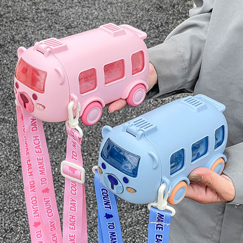 Creative Baby Bus Children's Water Cup, Plastic Drop-Resistant Straw Cup for Students, Cute Portable Cup, Gift Wholesale