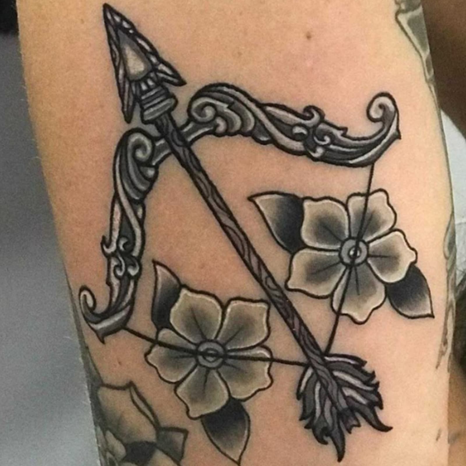 Retro Floral Bow and Arrow Tattoo Stickers, High-Value Niche European and American Style Tattoo Stickers, Cross-Border New Products