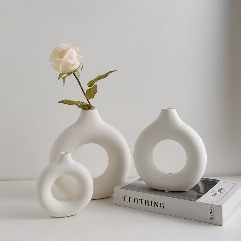 Cross-Border Hot Product Nordic Plastic Vase Creative White Donut Shape Desktop Light Luxury Retro Decorative Ornaments
