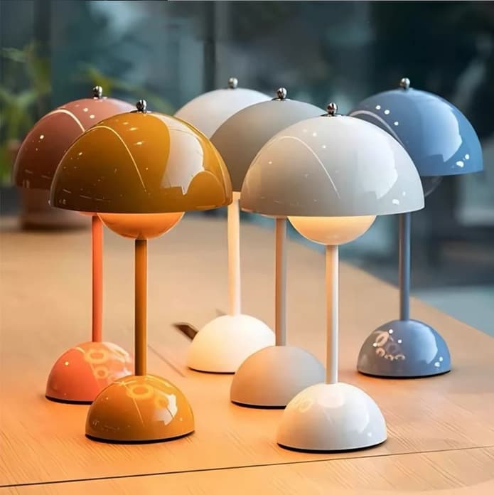 Cross-border hot-selling Danish flower bud table lamp USB bedroom charging metal iron mushroom decorative atmosphere night light