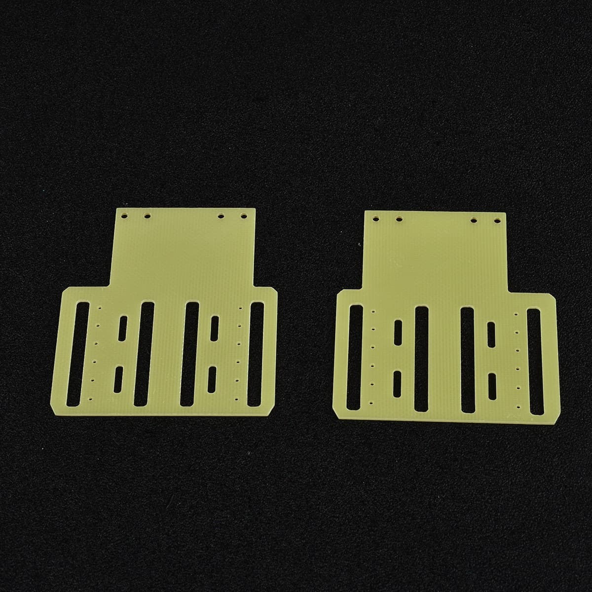 Custom processing of FR-4 epoxy boards, yellow high-temperature resistant epoxy resin boards, and thermal insulation boards for lithium battery distribution boxes.