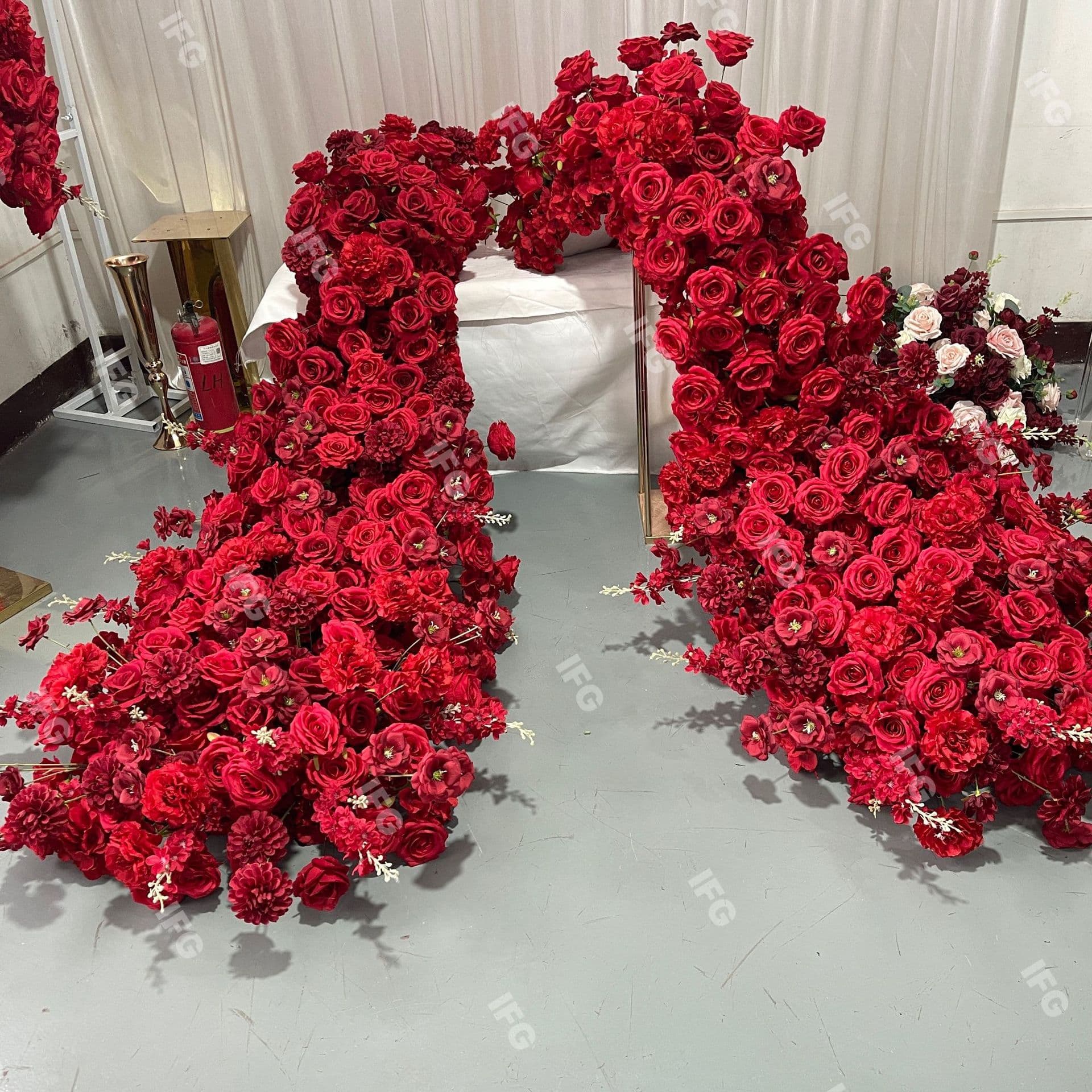 IFG Rose Waterfall Flower Fake Flower Arrangement Wall Waterfall Wall Internet Celebrity Check-in Rose Decoration Background Wall Shopping Mall Flower Wall