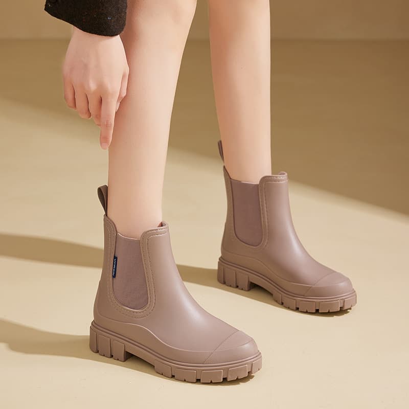 2024 New Style Short Rain Boots for Women, Japanese Style, Trendy and Fashionable Outdoor Rain Shoes, Waterproof and Non-slip Water Shoes for Adults
