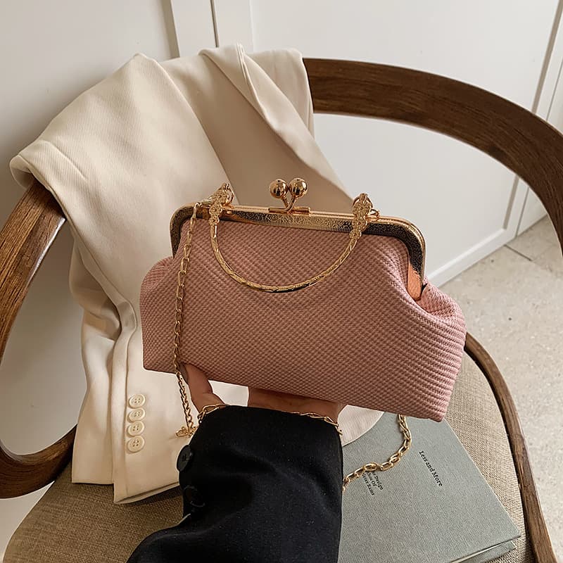 Fashion chain bag for women 2026 spring new trend simple shoulder shell bag casual crossbody bag for women