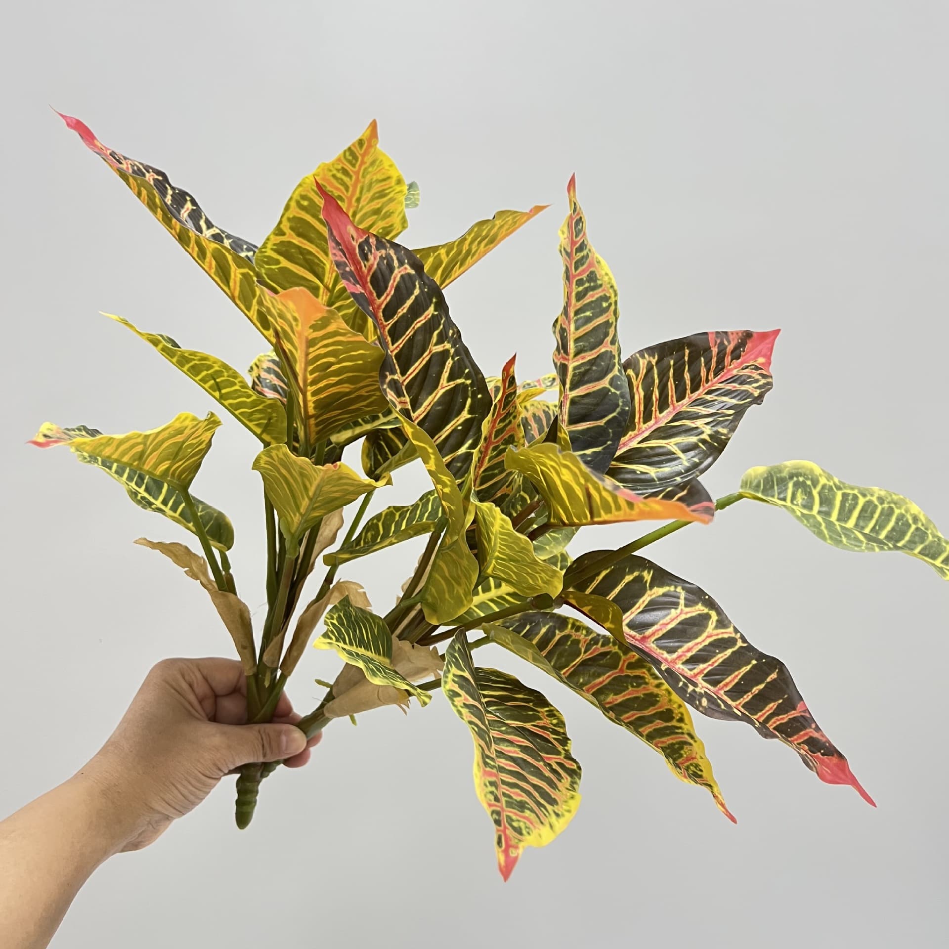 Artificial 14-Leaf Color-Changing Wood, Evergreen, Pothos Fake Green Plant Wall Decoration Potted Plant Home Dining Table Decorative Display