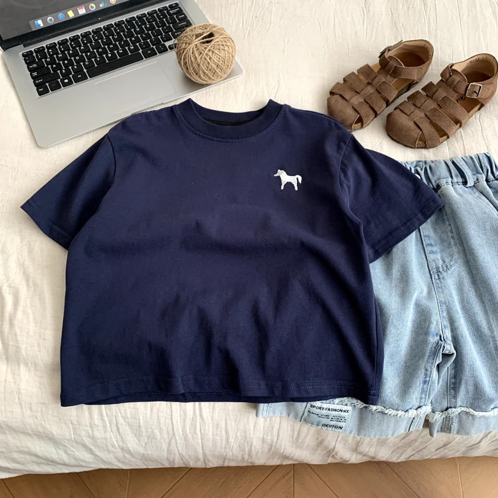 Boys Short Sleeve T-Shirt Summer Children's Half Sleeve Tee 2026 New Ice Silk Cool Feeling Summer Top Trendy T
