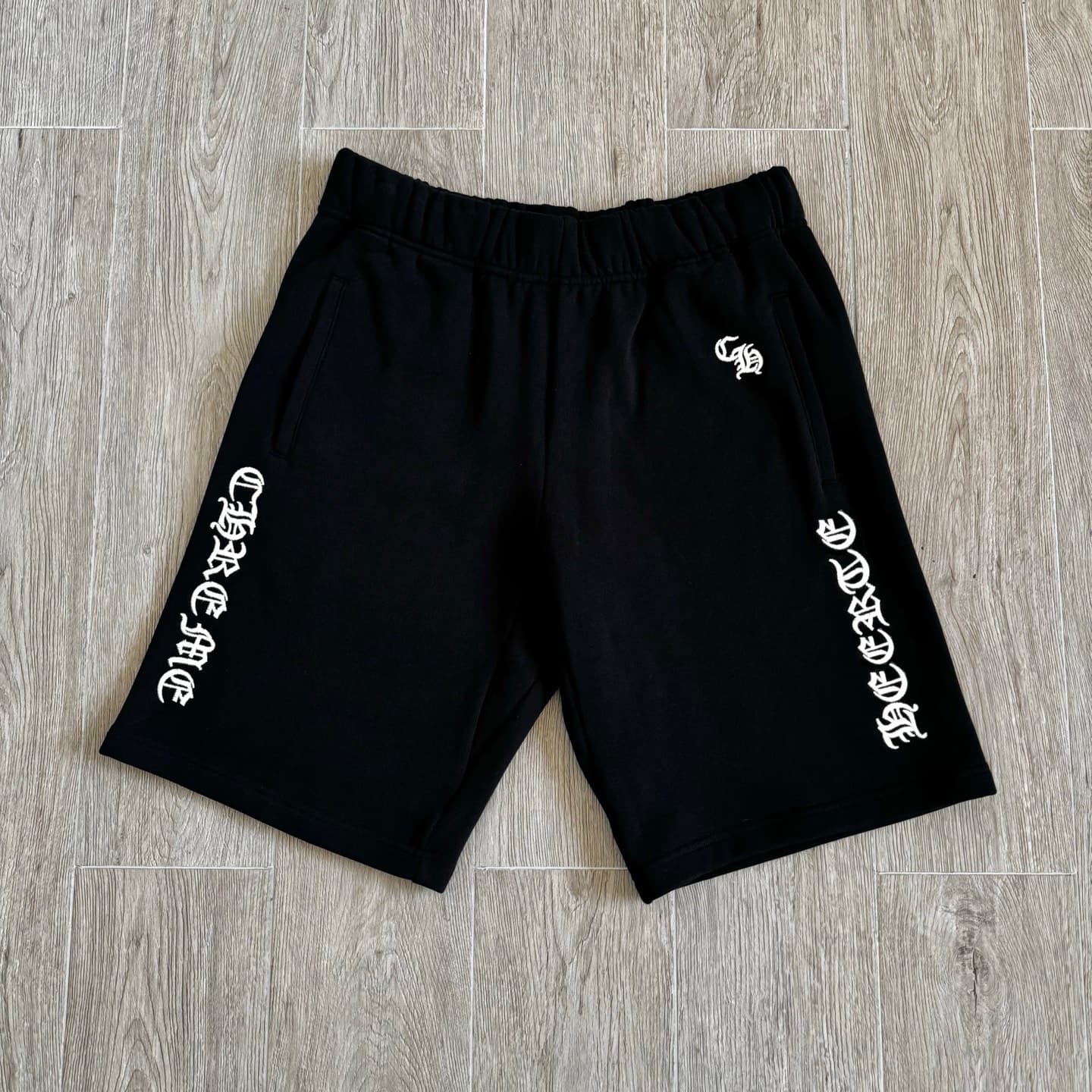 【Exclusive In-Stock High Version】Chrome Hearts New Side Sanskrit Letter Embroidery Shorts Unisex