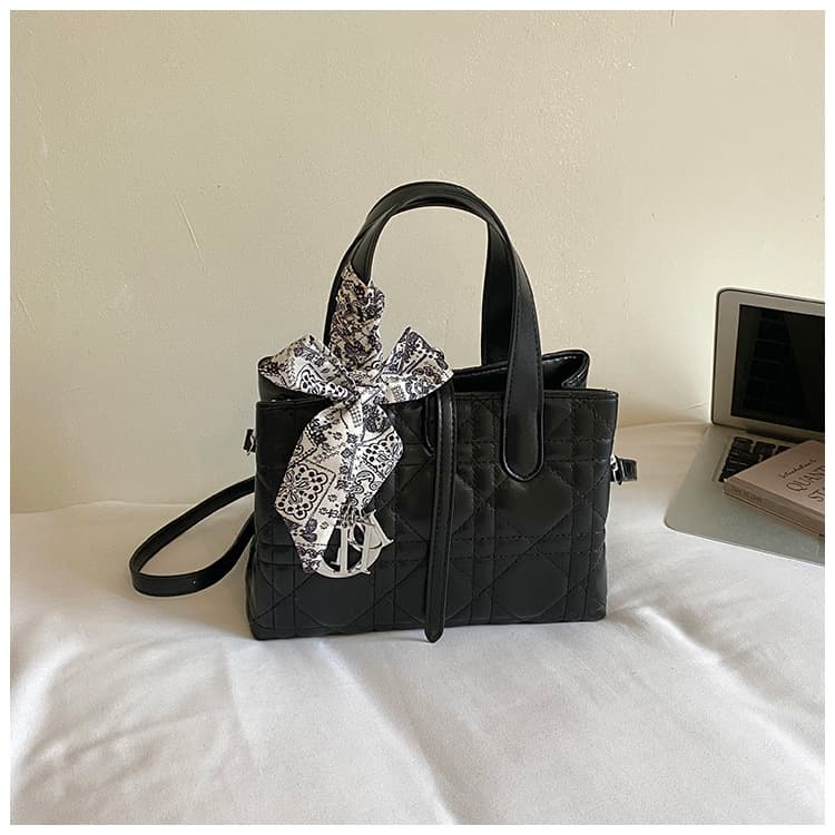 2026 New Diamond Quilted Lady Bag with Cute Plush Bear Charm, Versatile Shoulder Crossbody Bag for Commute