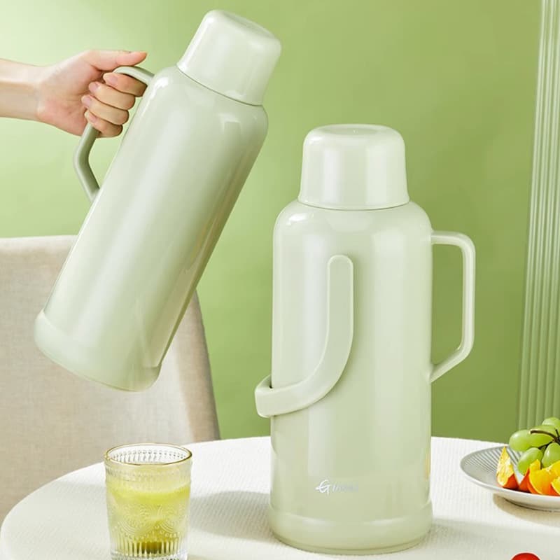 Hot water bottle, thermos, large capacity, suitable for student dormitories, household use, old-fashioned plastic-cased insulated water bottle