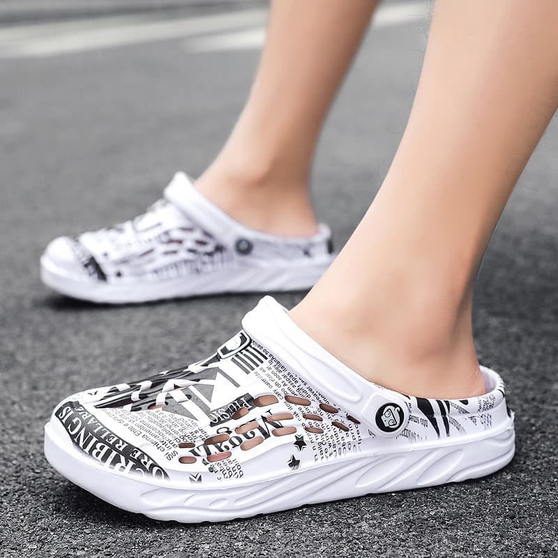 Plus Size Outdoor Swimming Beach Slippers For Men Comfortable Plastic Footwear Two Ways Wearable Slip-On Sandals