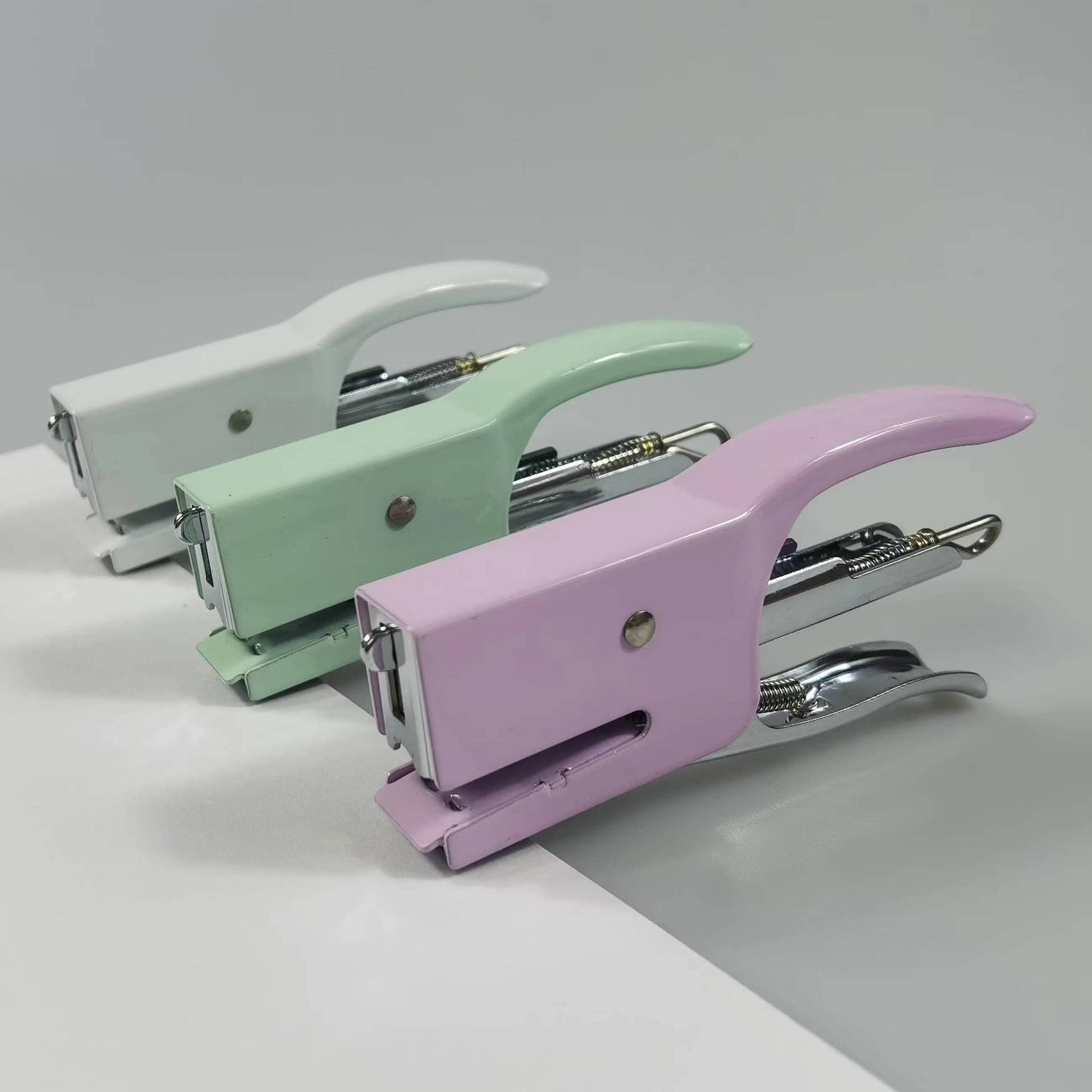 Metal Handheld Stapler 10# Effortless Takeout Packaging Binder Small Office Stapler Business Gift