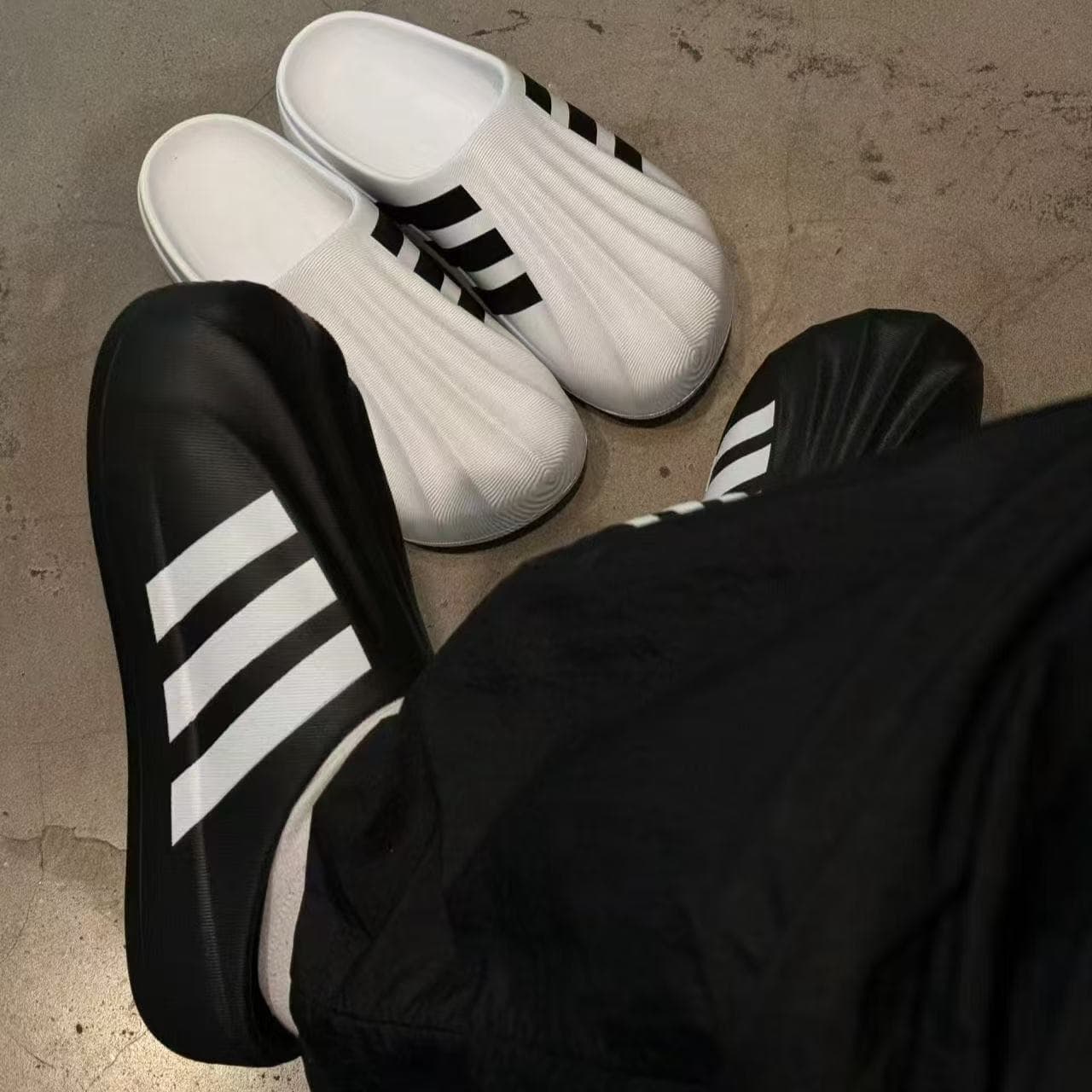 Unisex Half Slip Shell Head Slippers Trendy Black White Couple Matching Outdoor Wear PVC Sole Striped Pattern Men's Sandals