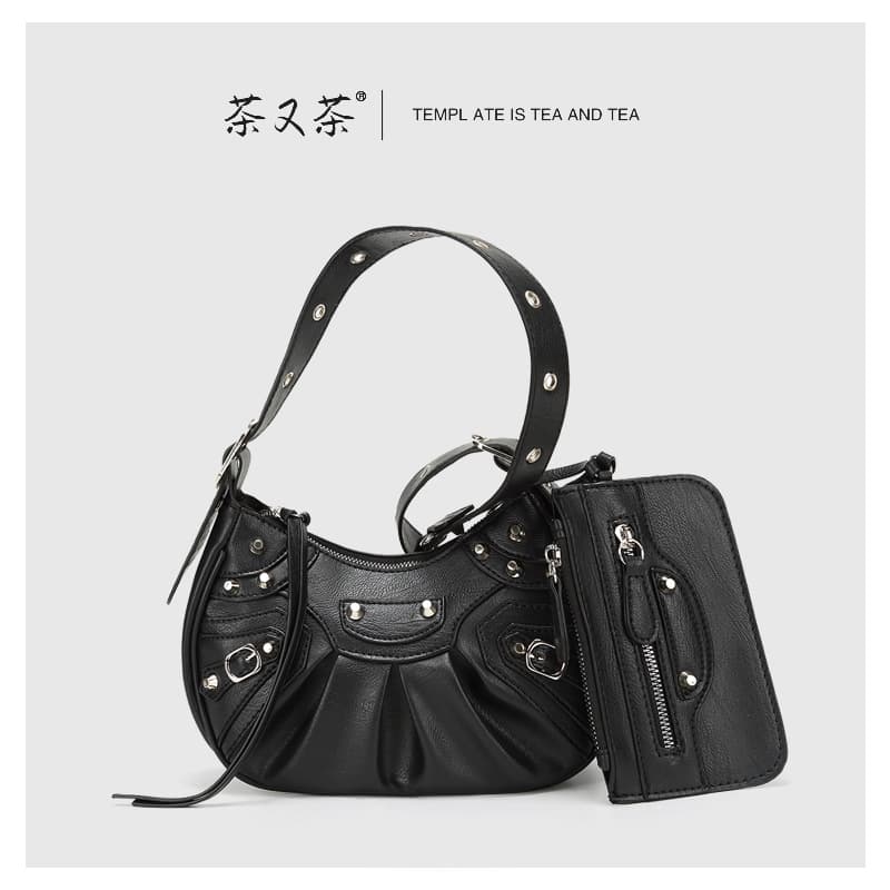 2024 New Women's Fashion Shoulder Bag European Vintage Style Cropped Studded Motorcycle Bag Soft Material Crossbody Design
