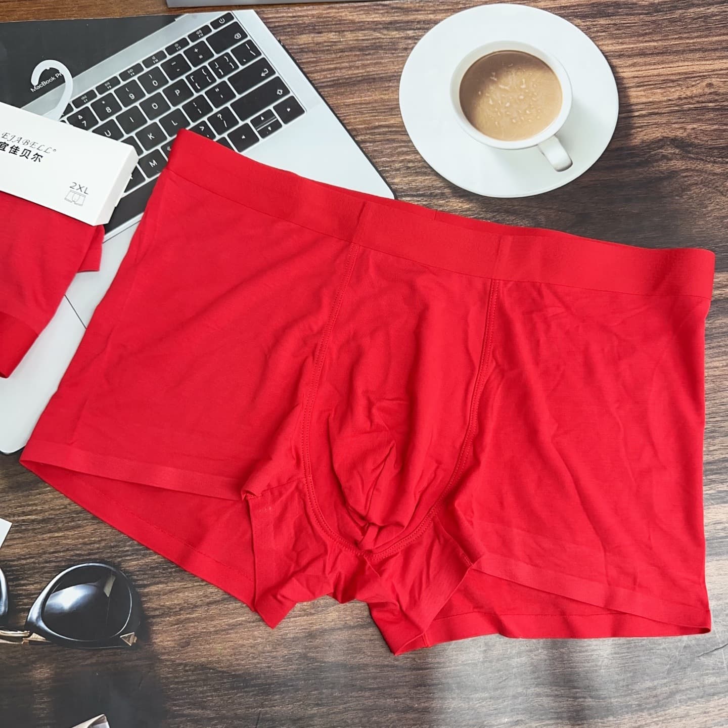 Cardboard 80-count Modal seamless underwear men's boxer bright red 10A mulberry silk antibacterial men's underwear wholesale