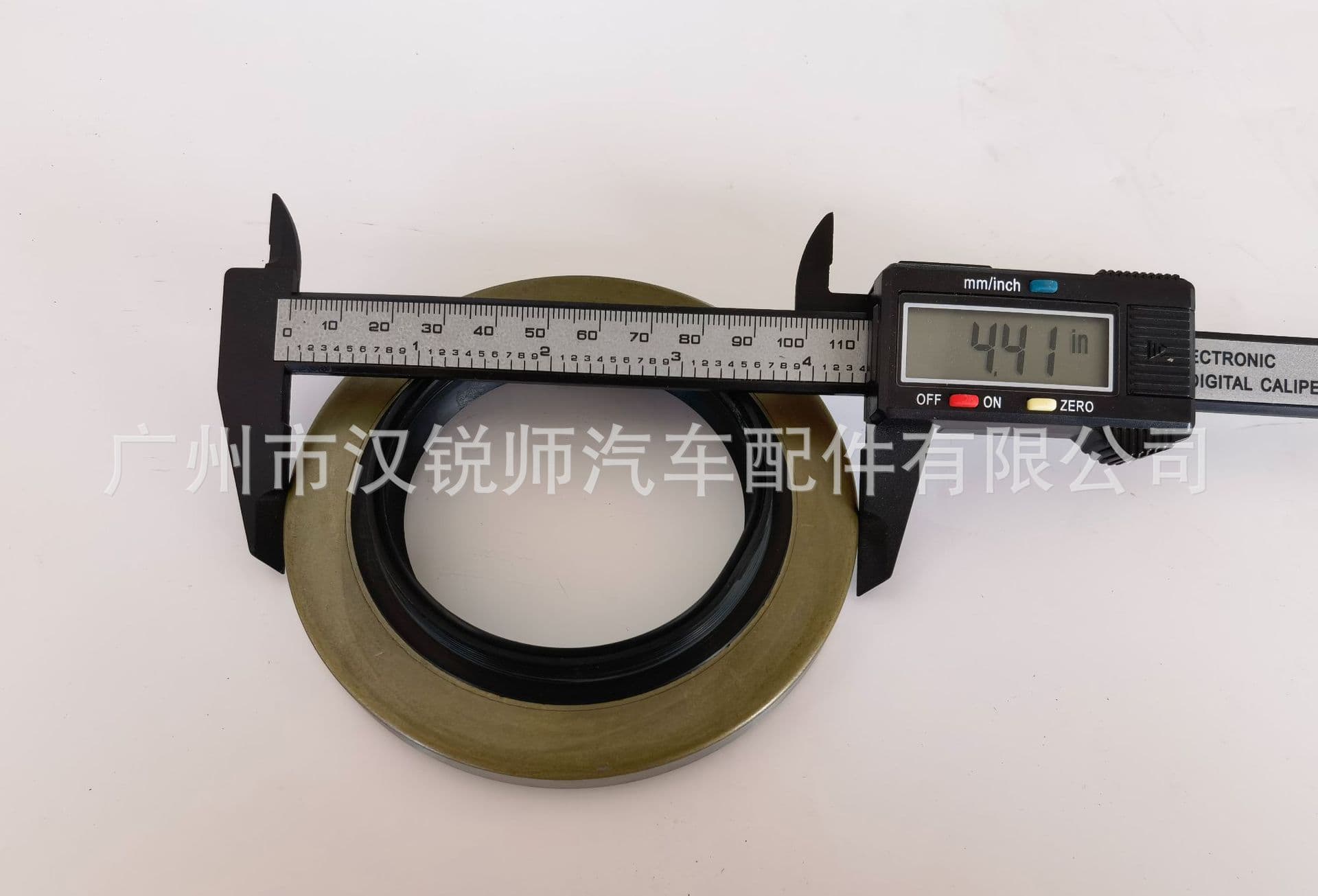 MB161152 Oil Seal for Mitsubishi CANTER FUSO 4D33 4D34 Light Truck Rear Half Axle Inner Oil Seal