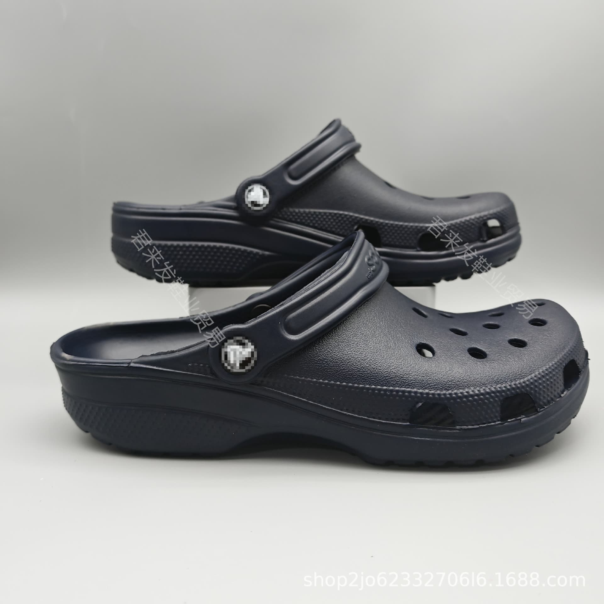 New CROKA Croc-Style Sandals for Men and Women, Fashionable Anti-Slip Parent-Child Beach Sandals