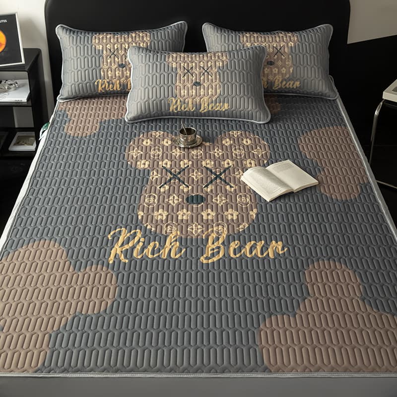Wholesale Luxury Latex Mat Three-Piece Set, Air-Conditioning Mat Set, Foldable Cooling Silk Fitted Sheet Soft Mat