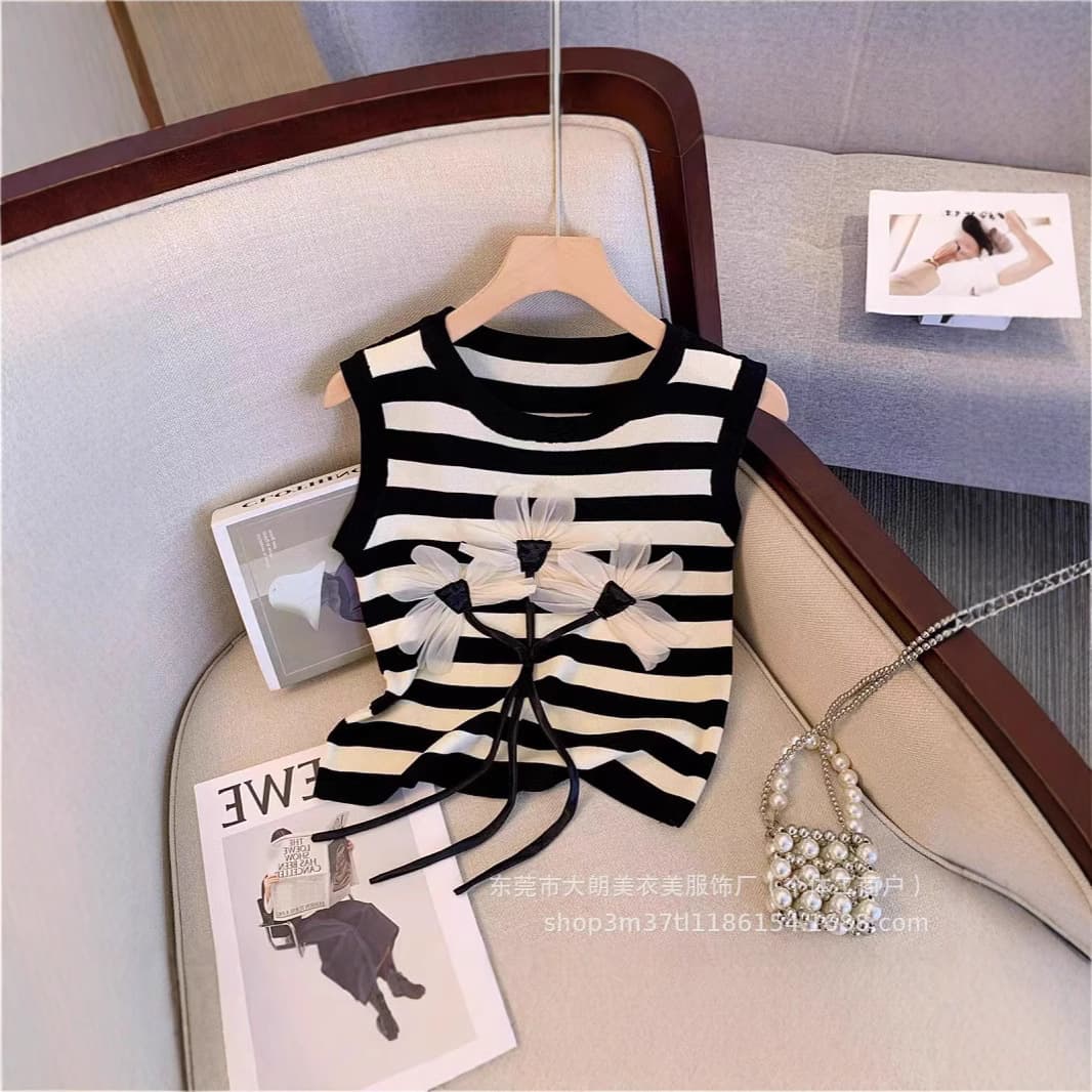 European Station Heavy Industry Three-dimensional Flower Drawstring Knitted Vest Women's 2025 Summer New Design Slim Fit Versatile Top